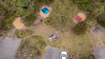 Aerial view of campsites and car spaces at Bungonia campground. Photo: John Spencer/DCCEEW ©