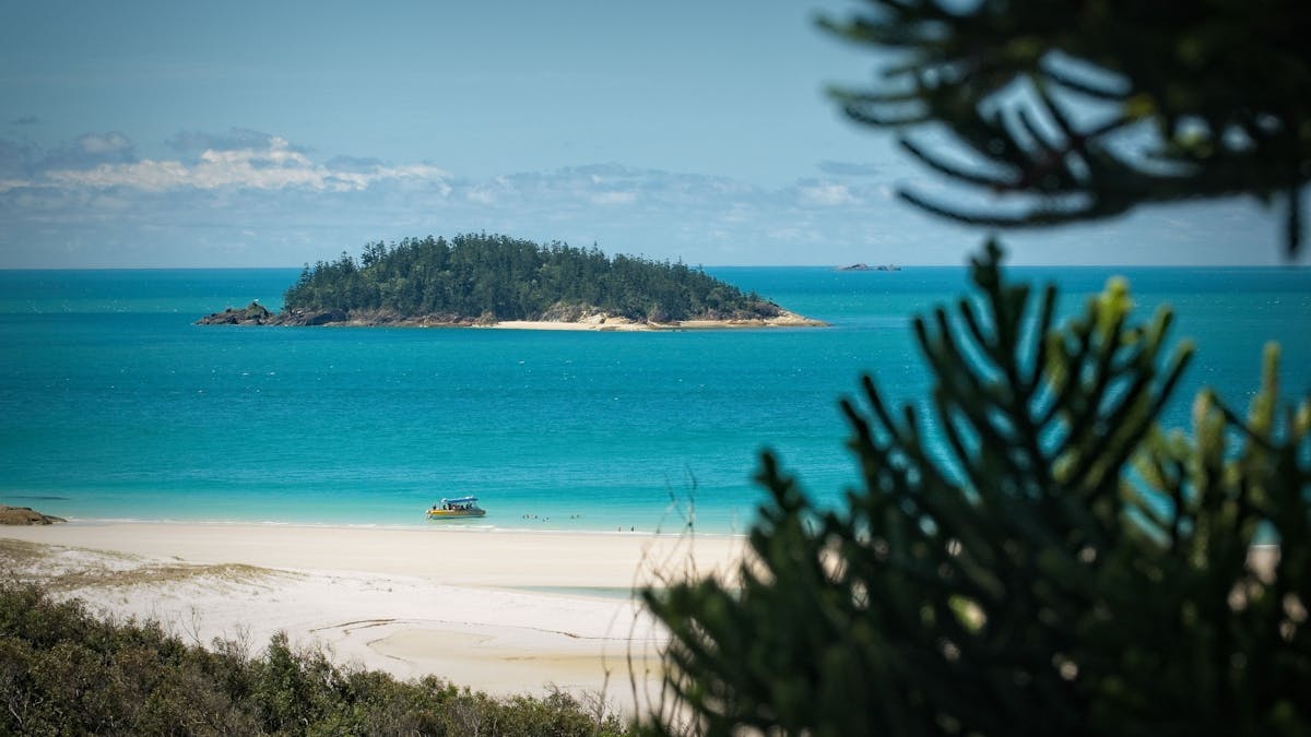 Mainstay Sailing - Whitehaven Beach