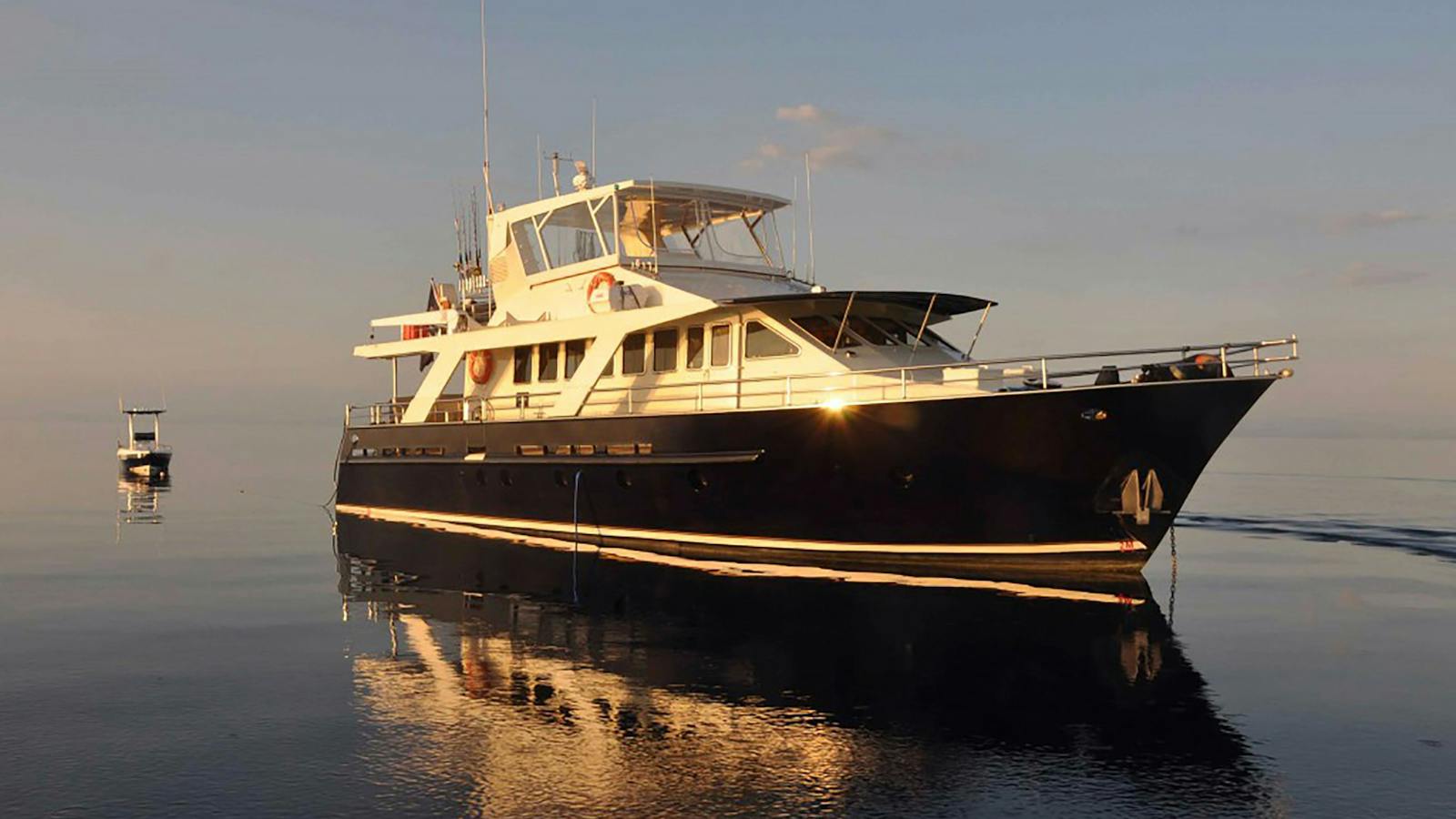 Boat Charter Hire Cairns