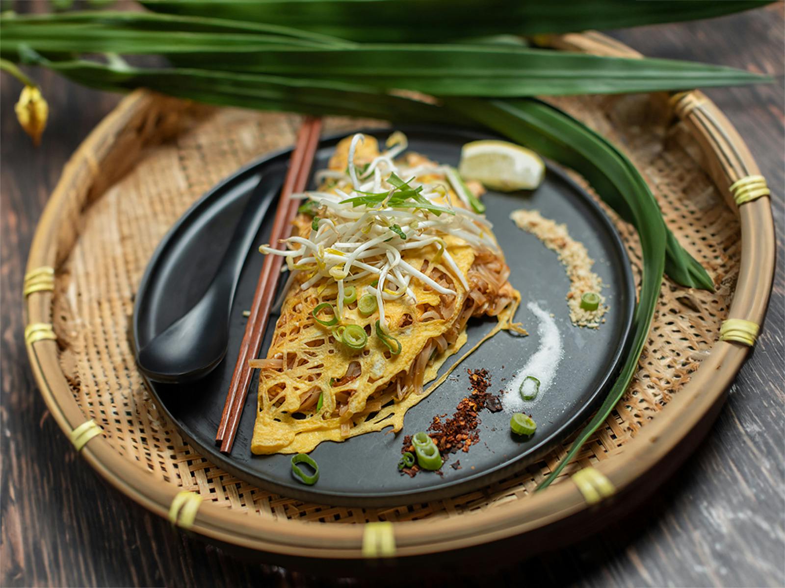 Egg Net Pad Thai