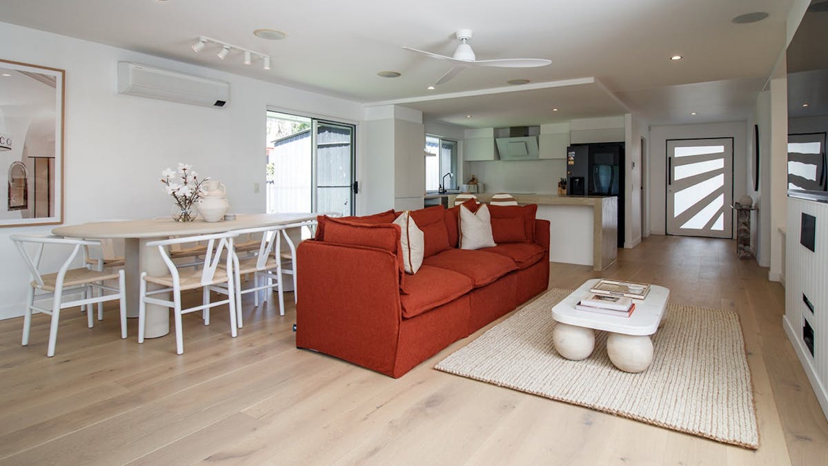 3 Bedroom home in Burleigh - Lounge/dining