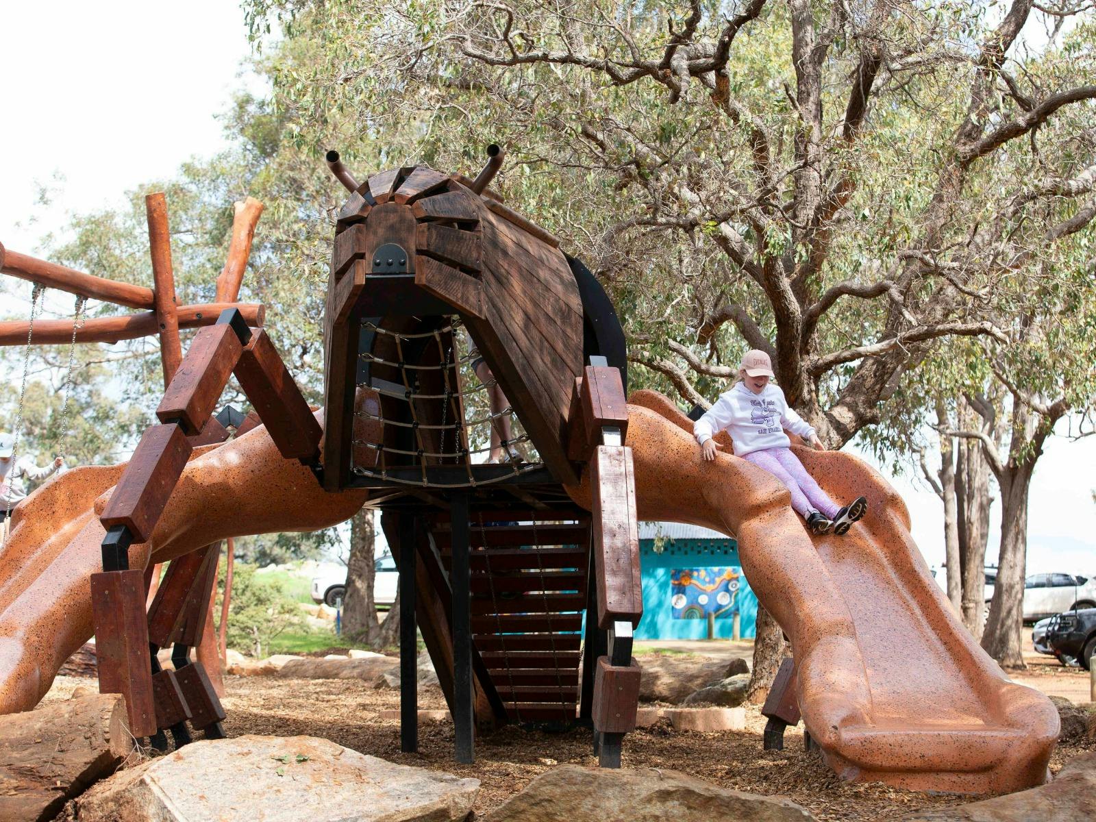 Drakesbrook Weir "Clawed" giant marron slide