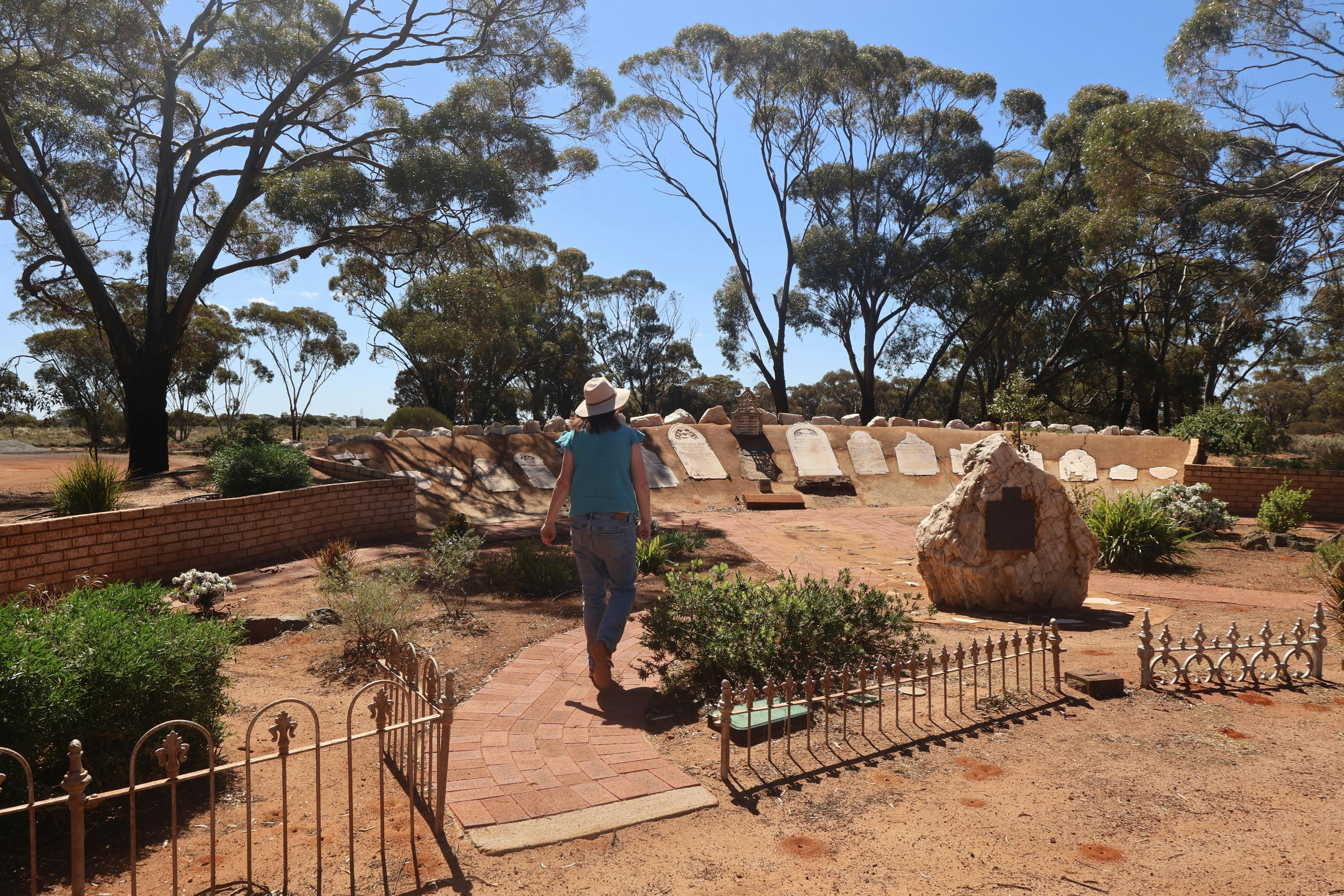 Old Southern Cross Cemetery