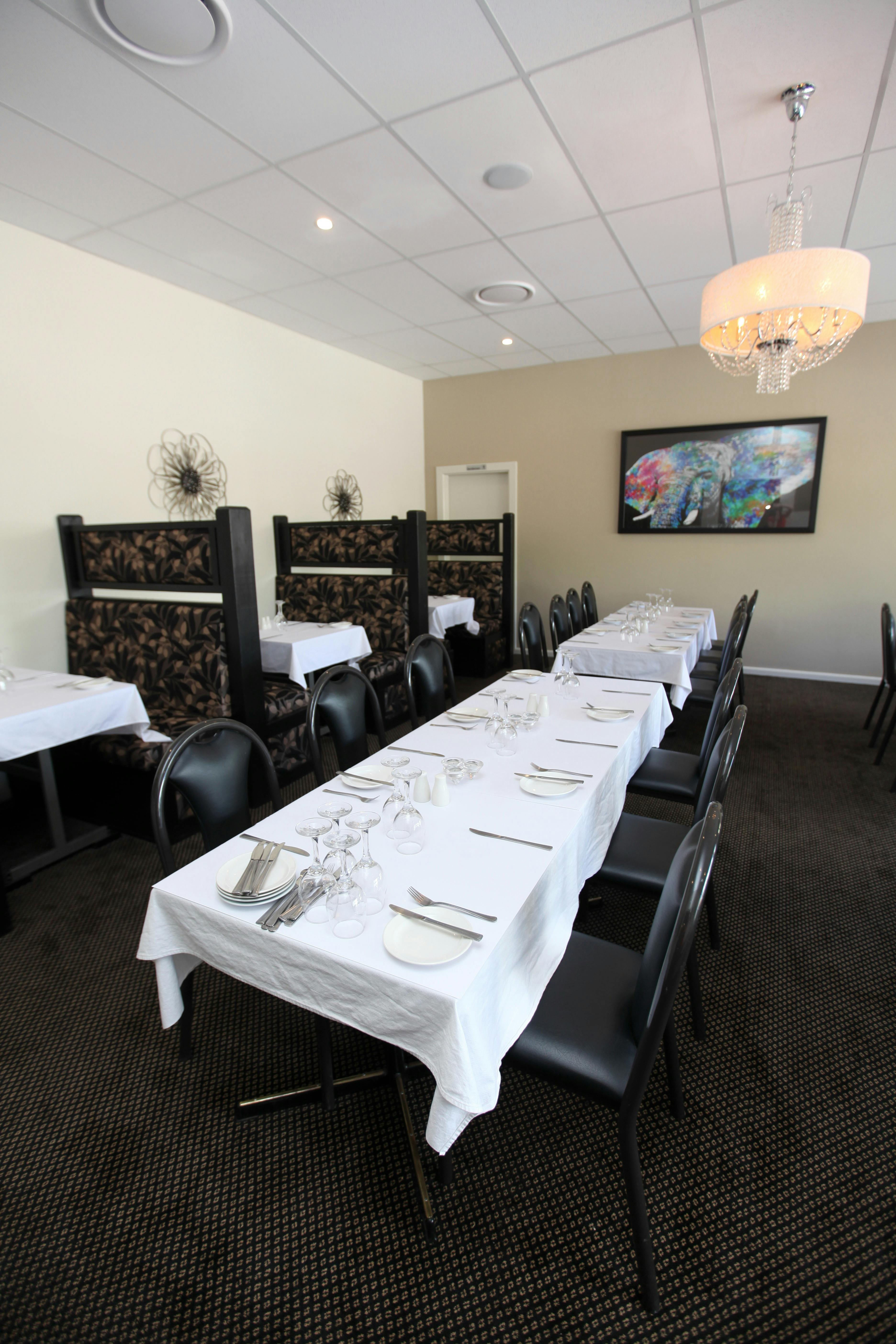 Tilly's Restaurant - Onsite & Room Service Dining