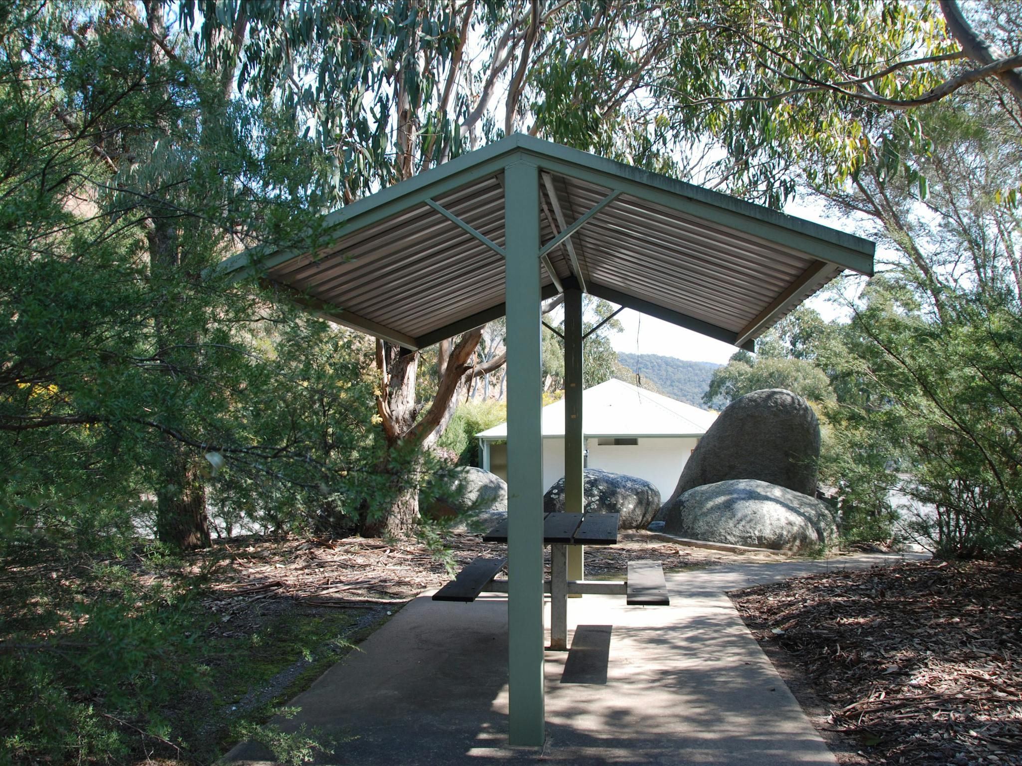 Dartmouth Dam Wall Picnic Area