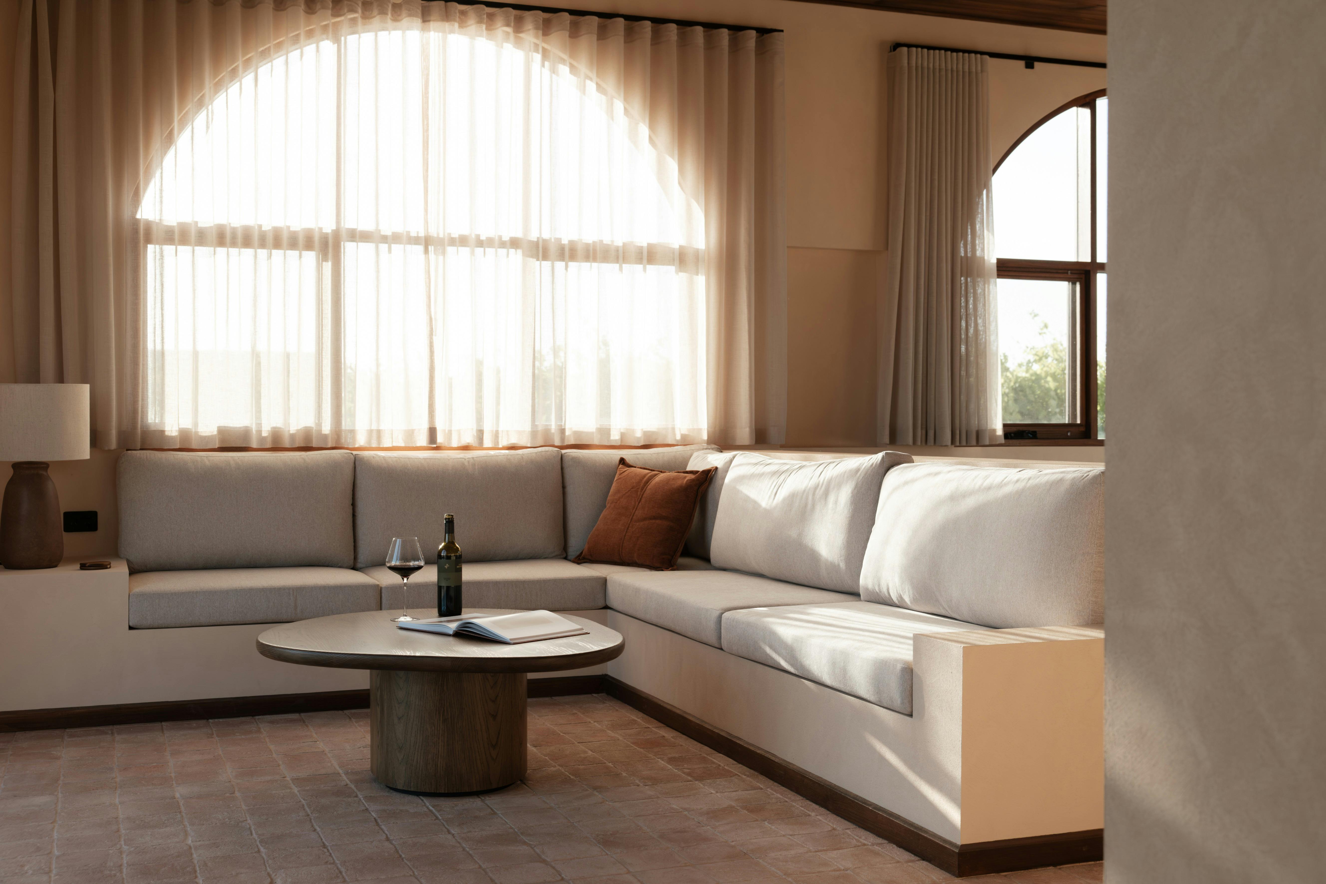 Each retreat has a spacious lounge with plenty of room for reading, drawing, or drinking local wine