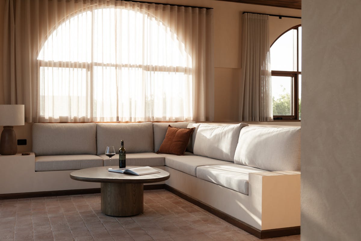 Each retreat has a spacious lounge with plenty of room for reading, drawing, or drinking local wine