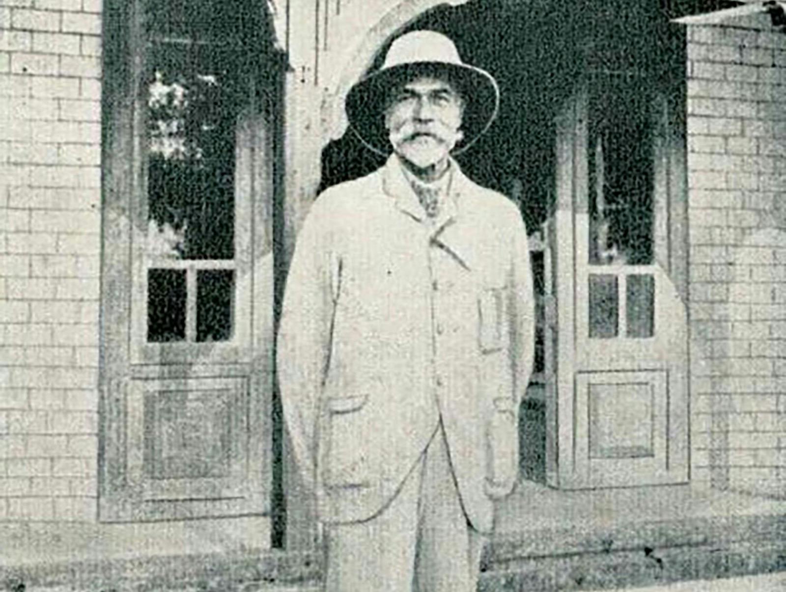 Black & white historical photo of a Clunies Ross