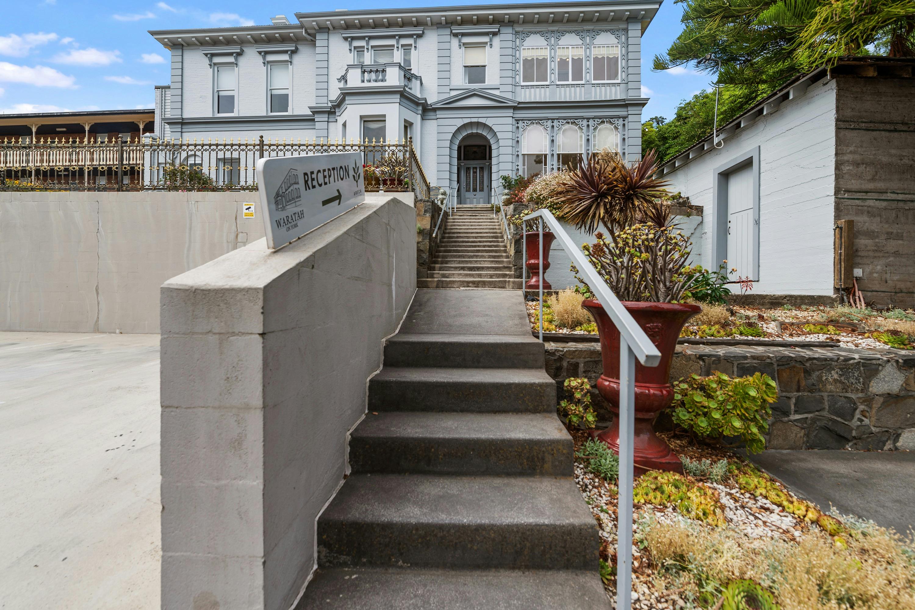 Stairs to Waratah On York Entrance (25 steps)
