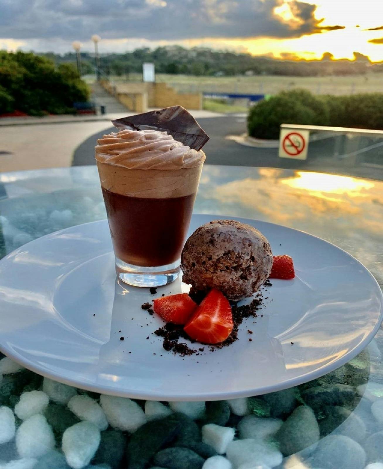 치케인 바 & 그릴