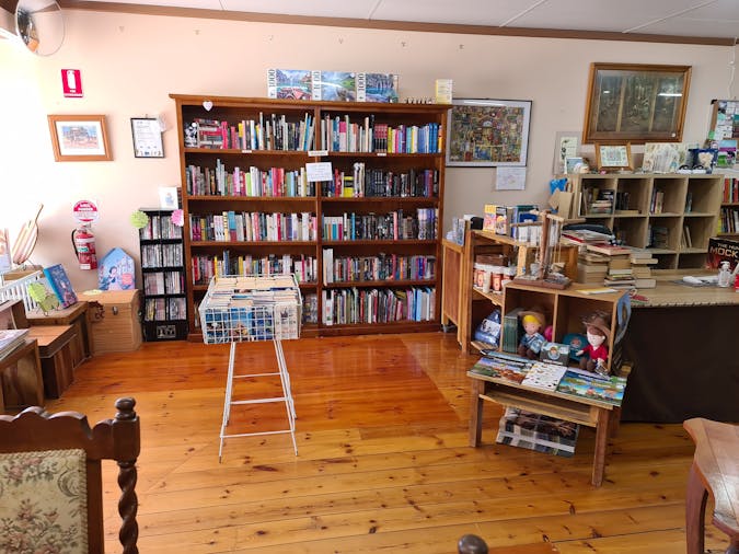 TH Books