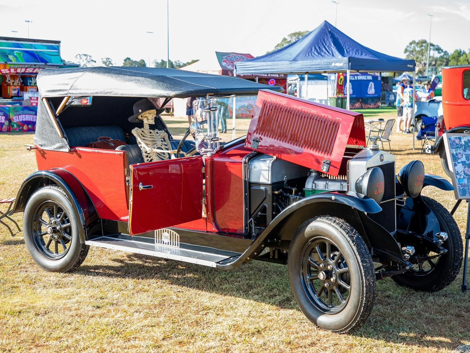 Gnoo Blas Classic car show