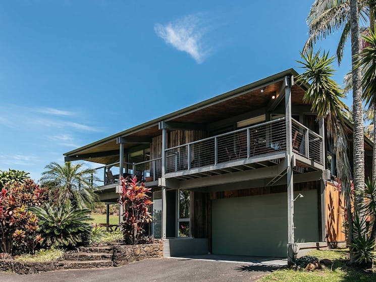 Cape Breeze - Byron Bay - Front of House