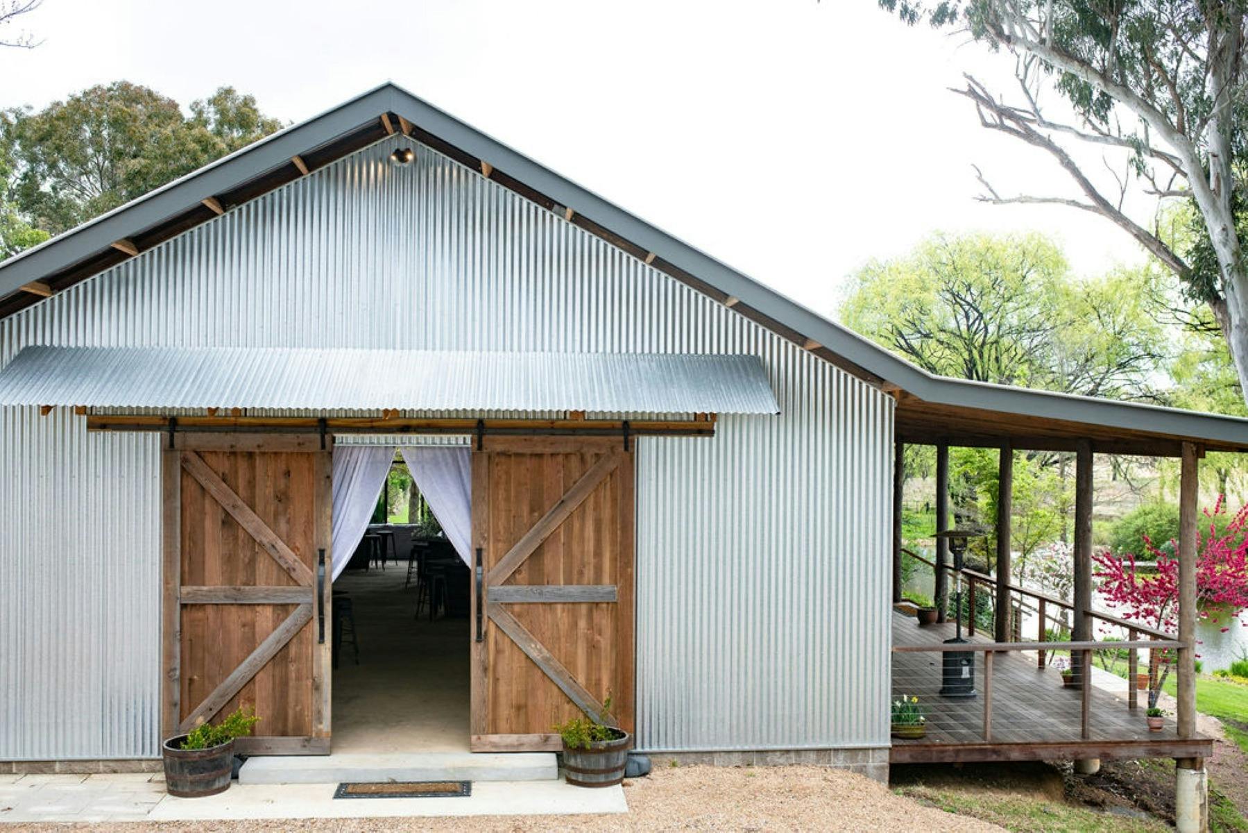 The Barn at Glenrock Gardens NSW Holidays & Things to