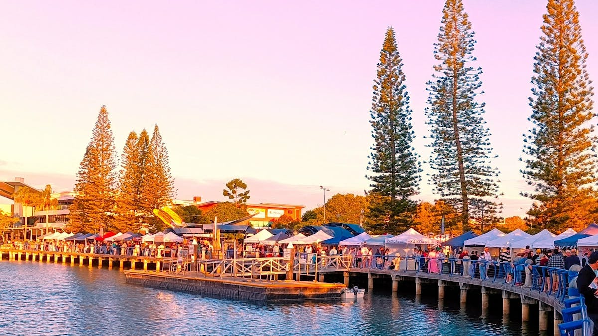 Twilight Makers Market - Evening