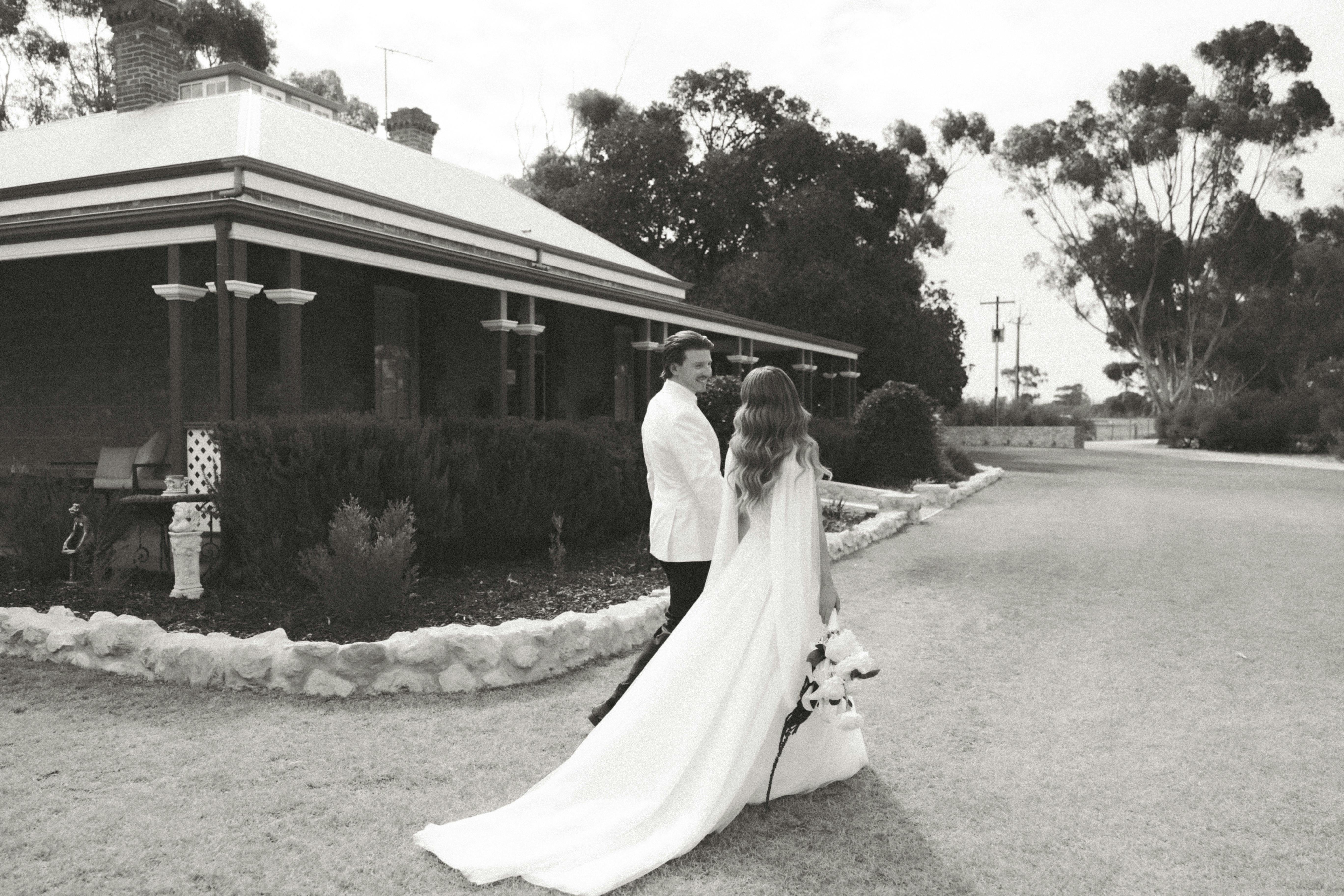 Pizza + Wine + Music 'OPEN DAY'