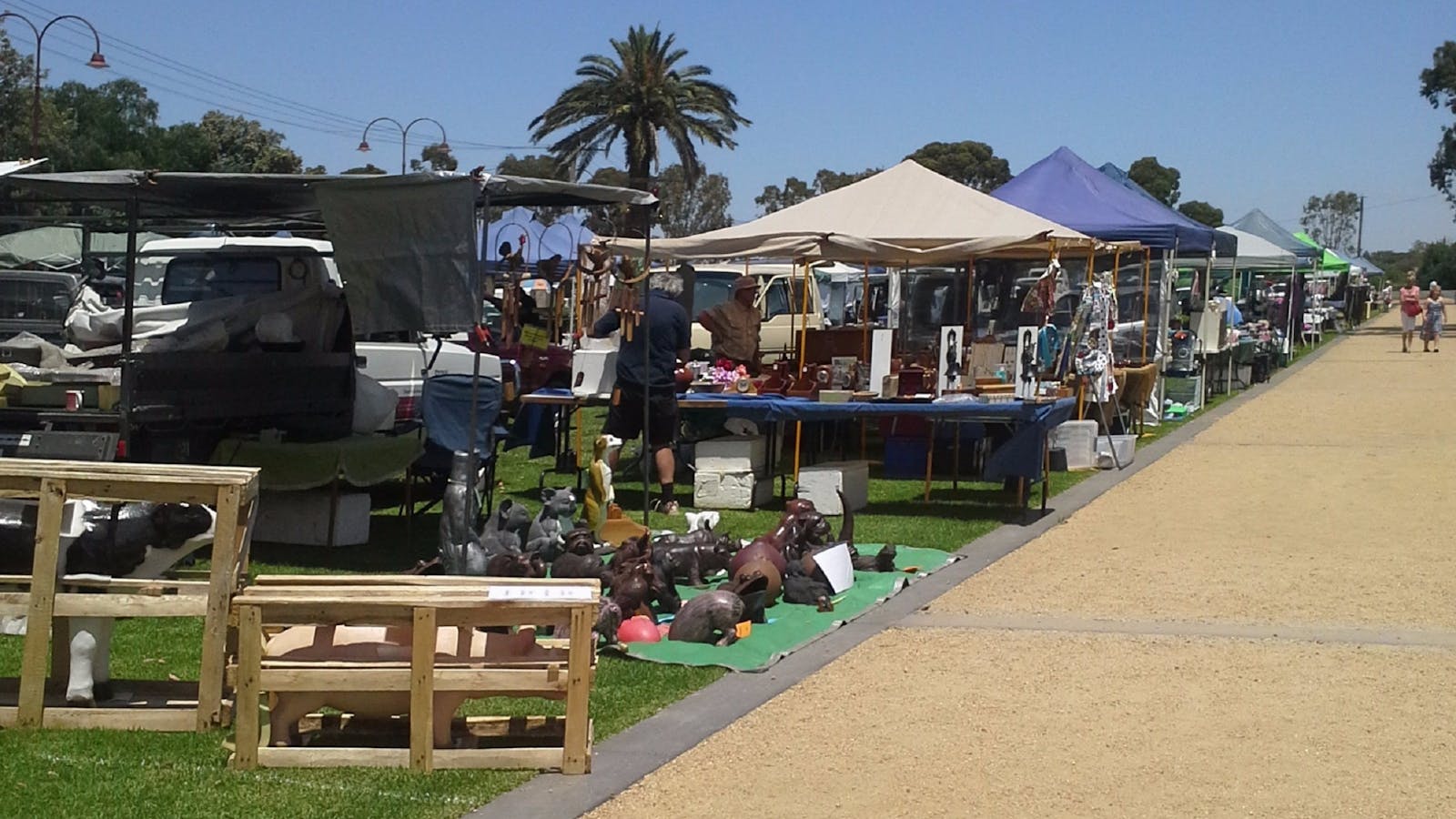 Cobram Lions Club Log Cabin Community Market