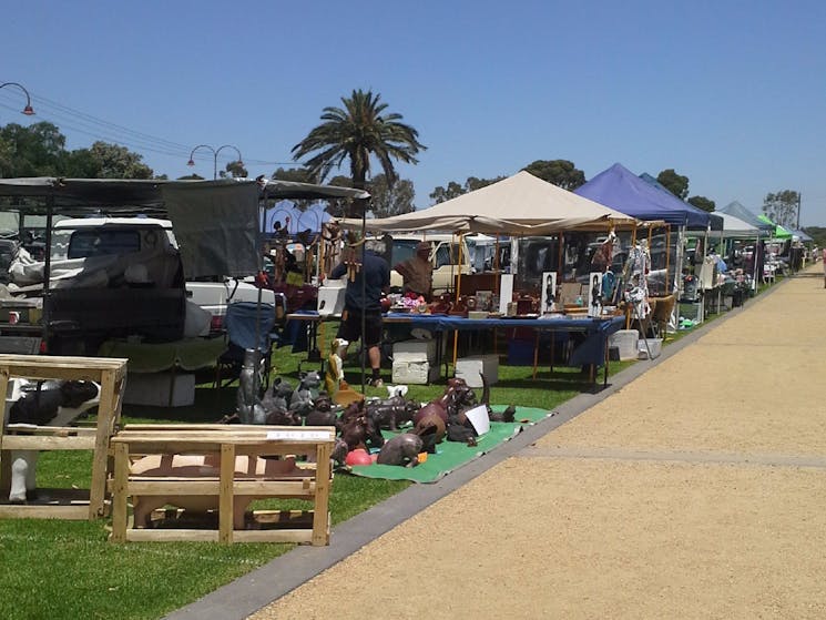 Cobram Lions Log Cabin Market