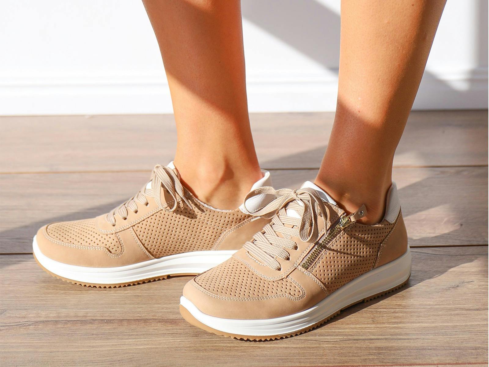 25510 Ara Sneaker