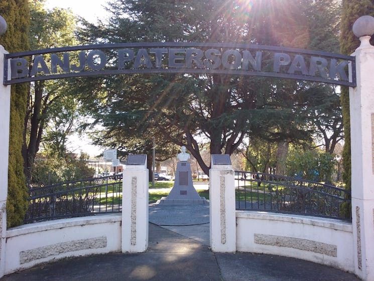 Banjo Paterson Park entrance