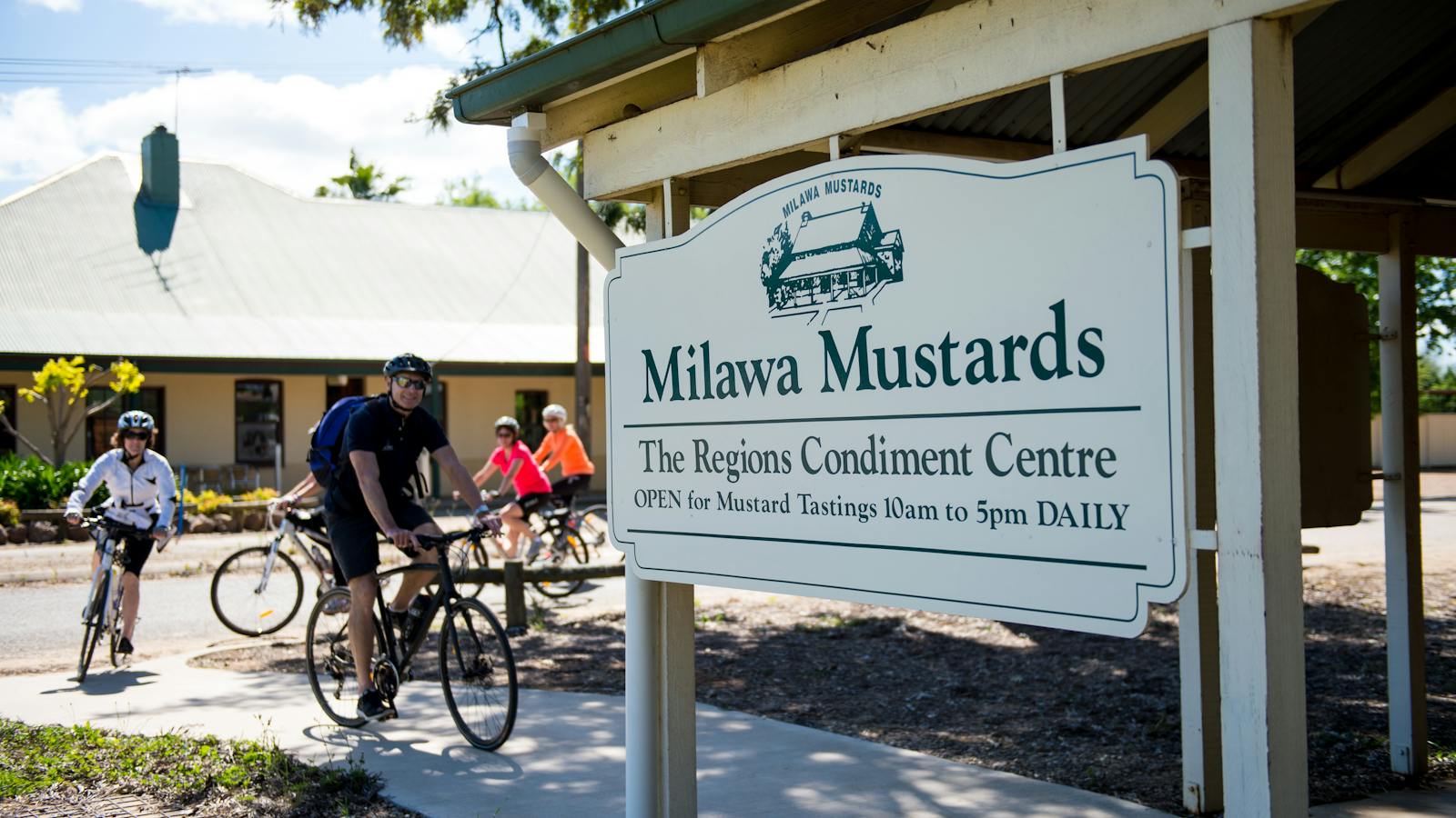 Cycling in Mliawa North East Victoria