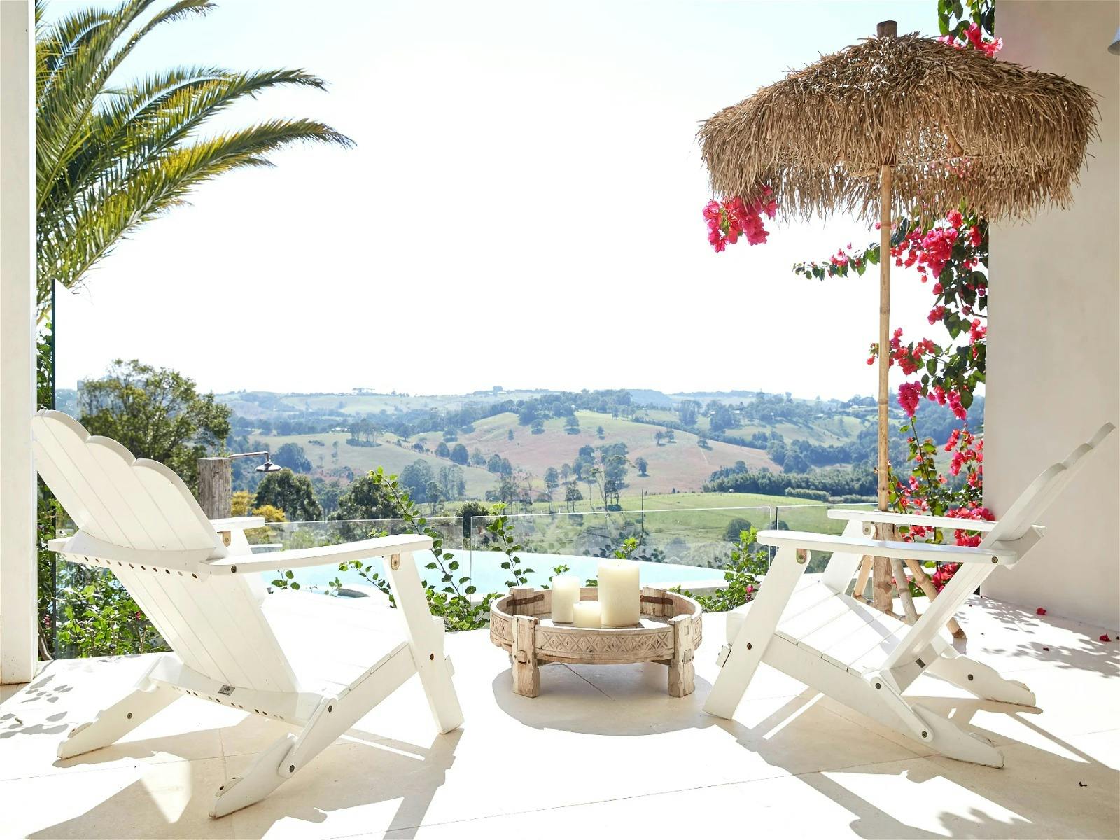 多個室內和室外娛樂區