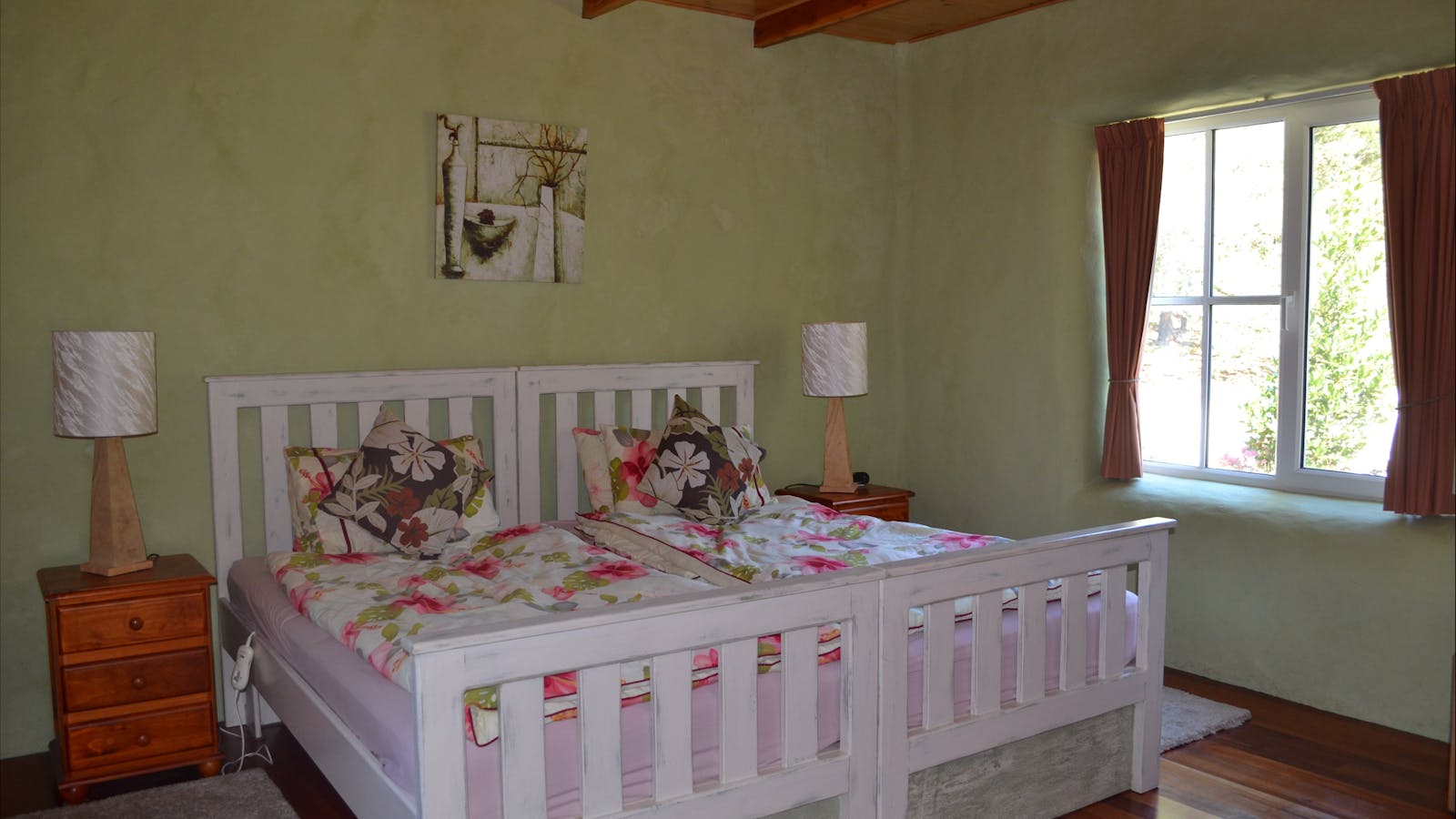 Strawbale Cottage second bedroom