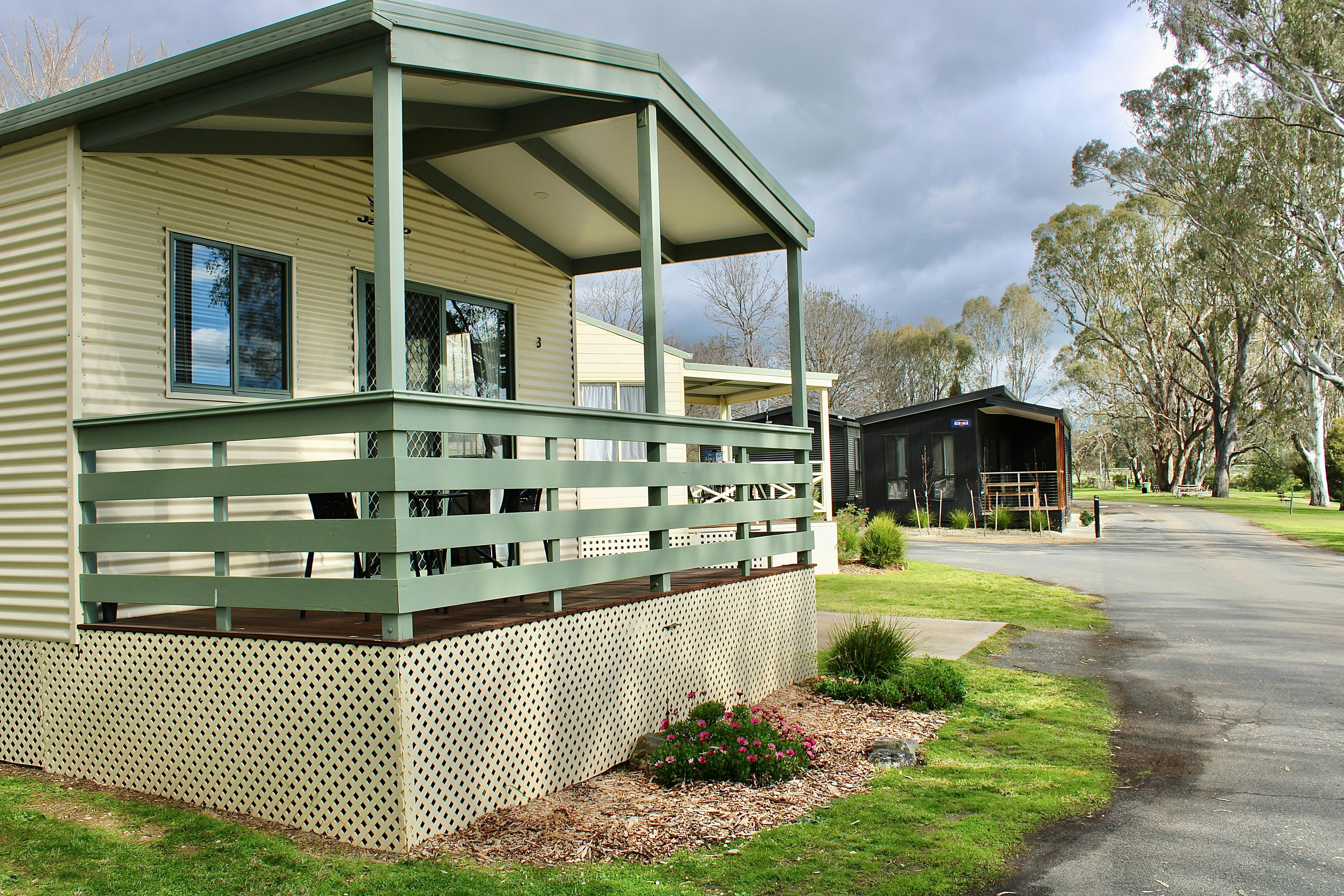 Superior Lakeview Cabin - Sleeps 5 at BIG4 Rutherglen Holiday Park