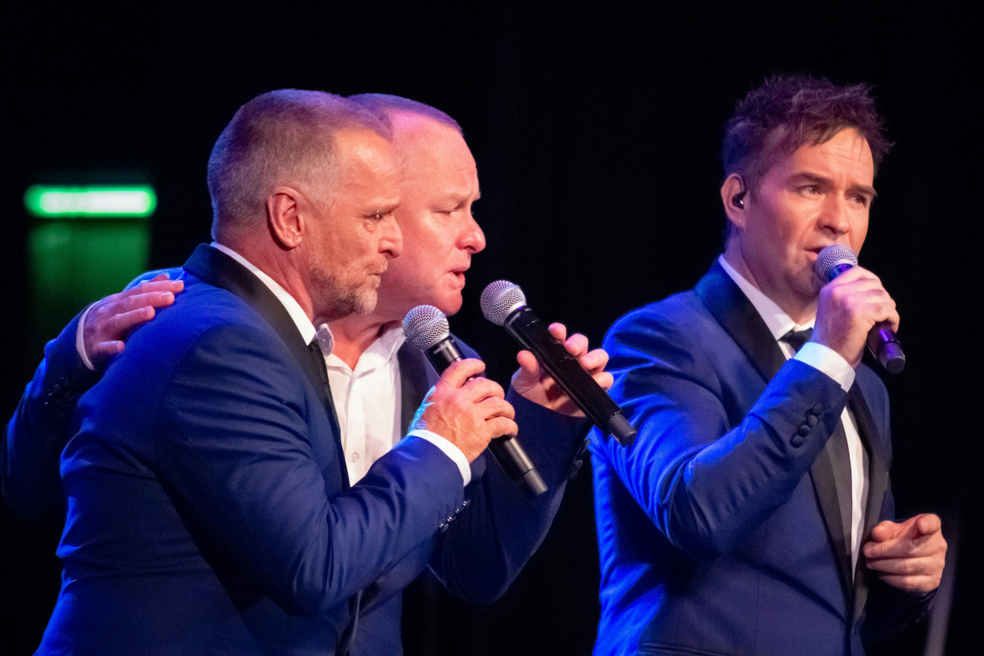 Robertson Brothers 1960s Variety Show NSW Holidays &