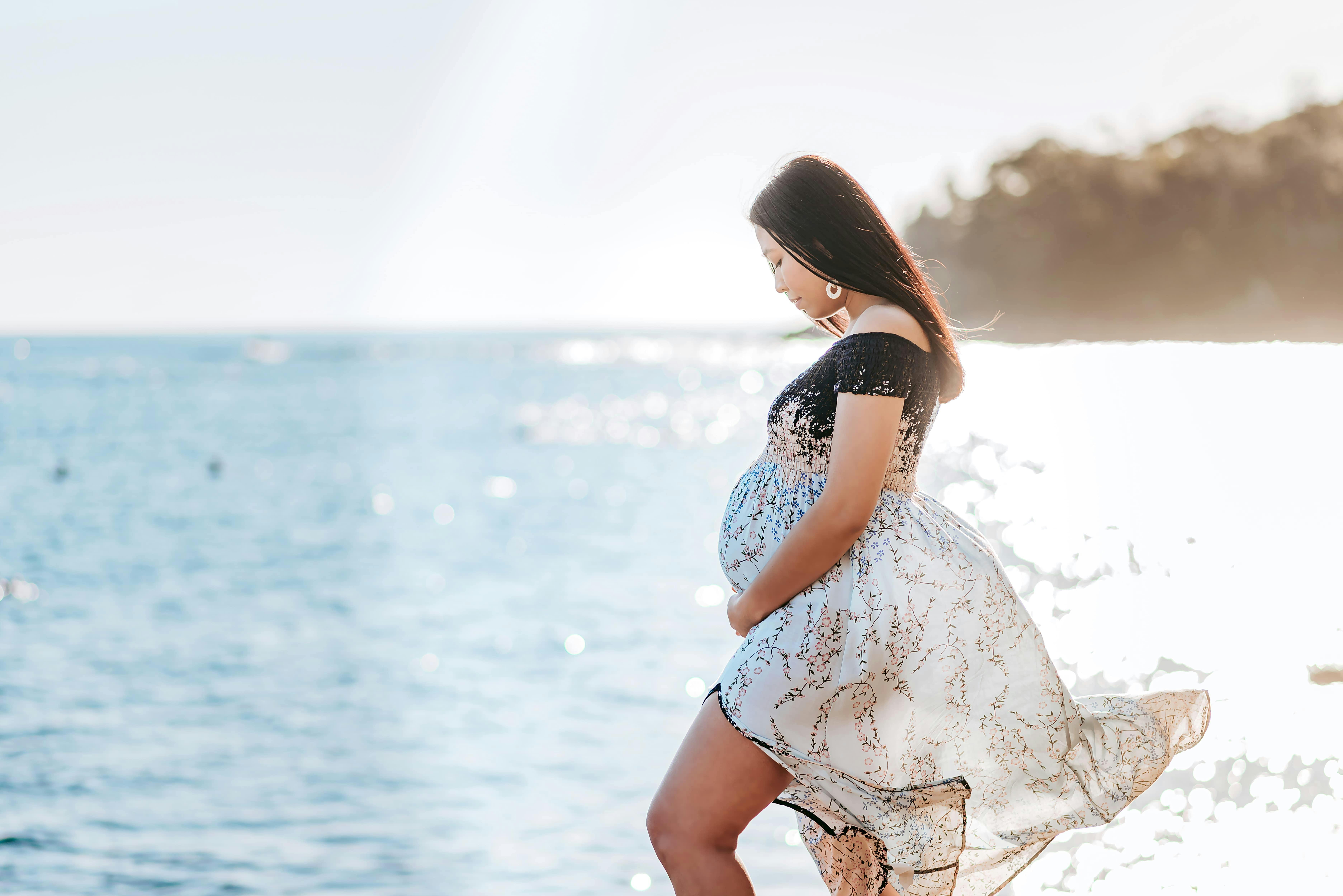 Maternity photoshoot at Manly beach Sydney