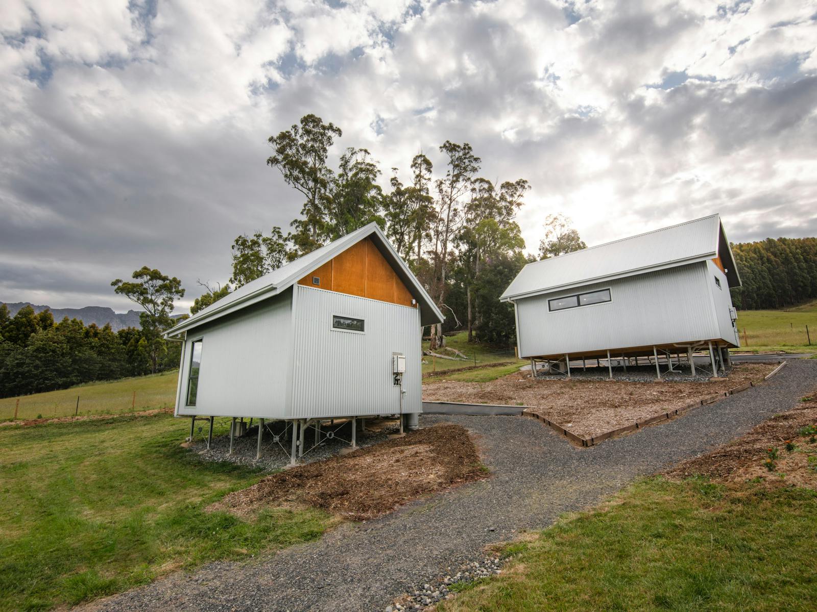 image of the two cabins with views to Mt Roland