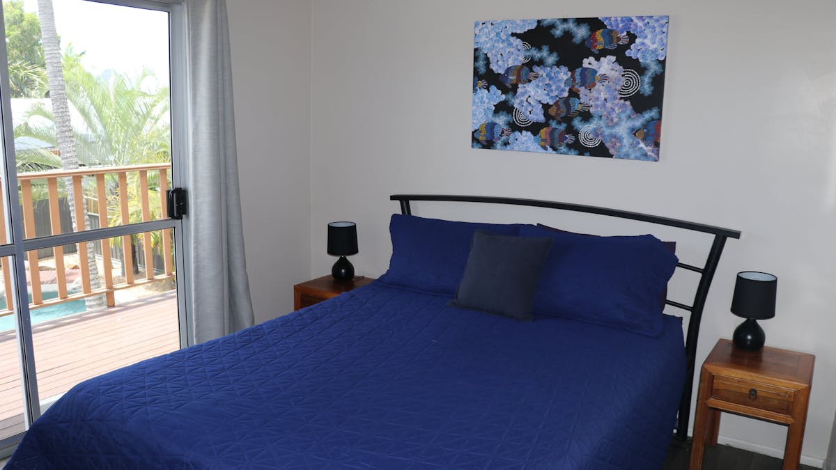 A private room with Queensize bed and share bathroom facilities