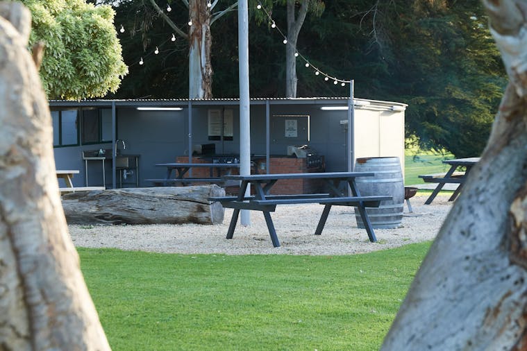 Ensuite Drivethrough Powered Sites