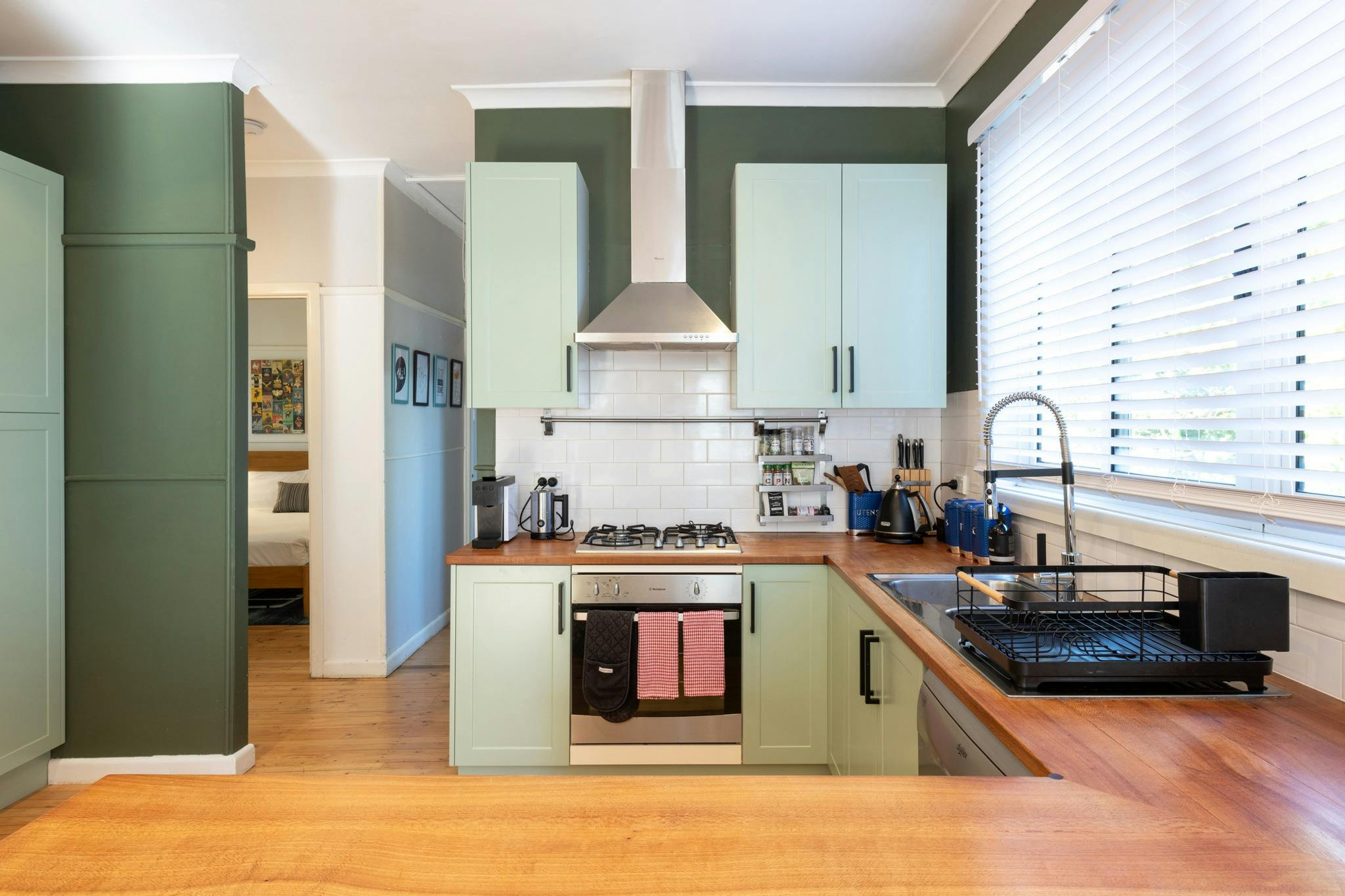 設備齊全的廚房