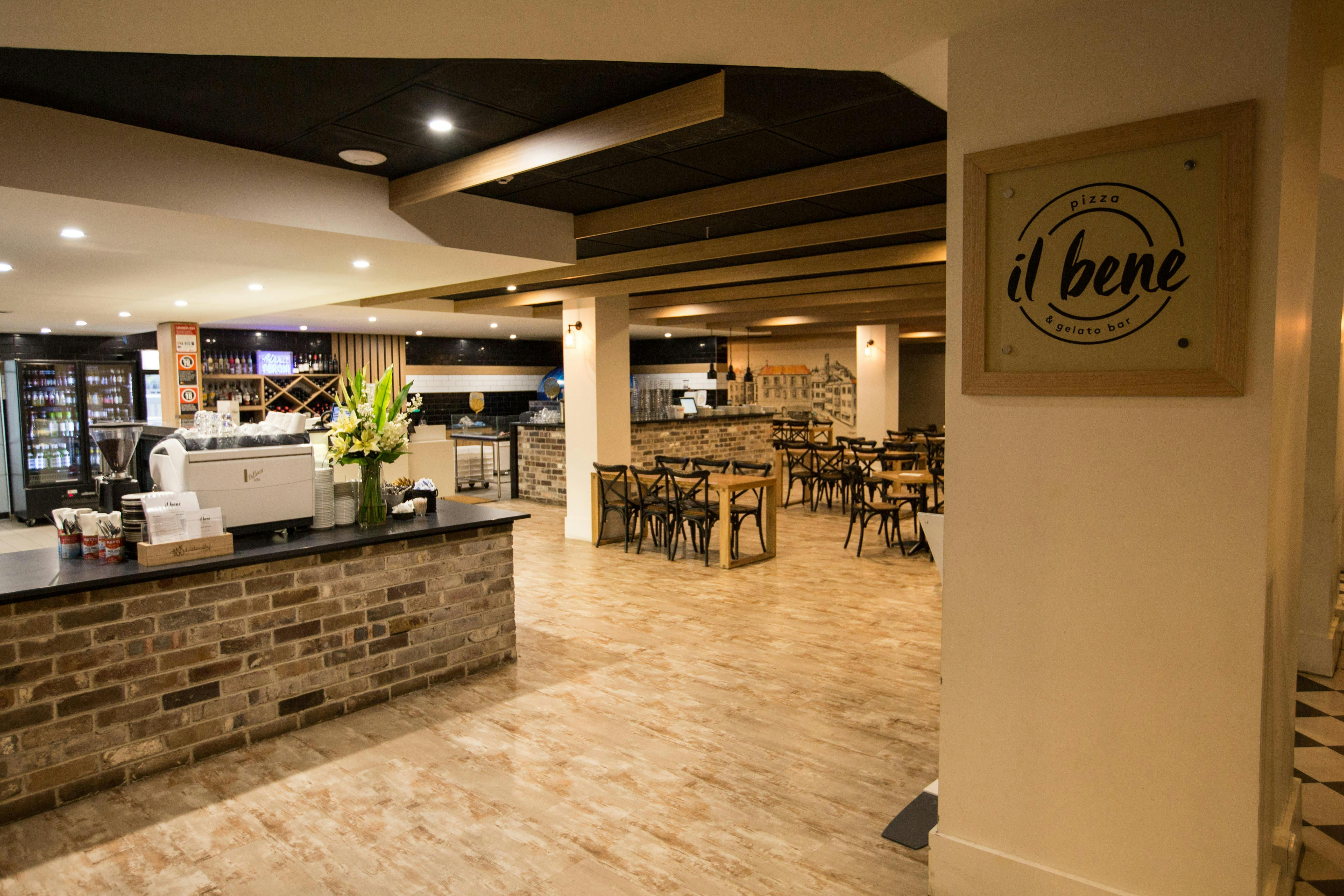 Il Bene Pizza dining room
