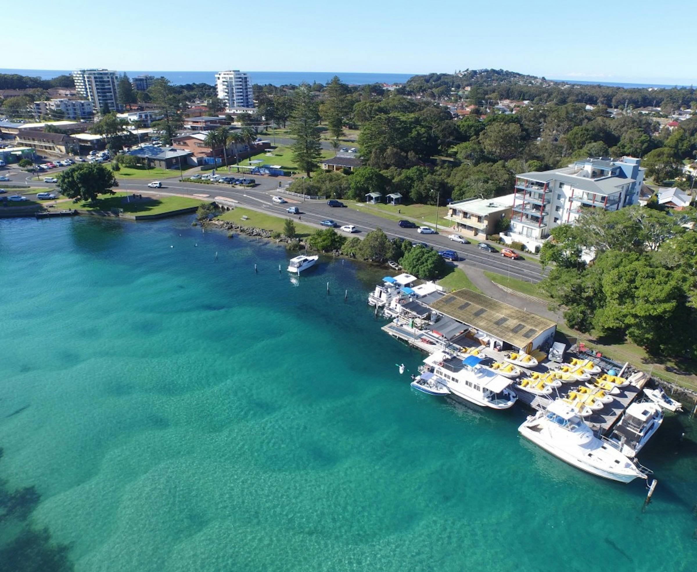 forster houseboat hire nsw
