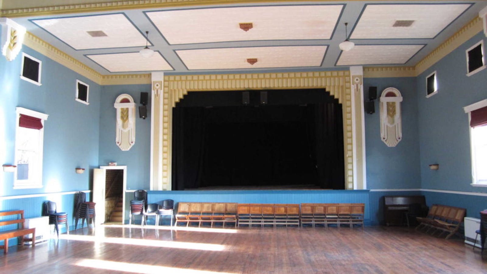 The Main Hall has seating for 160 or dancing for 250!