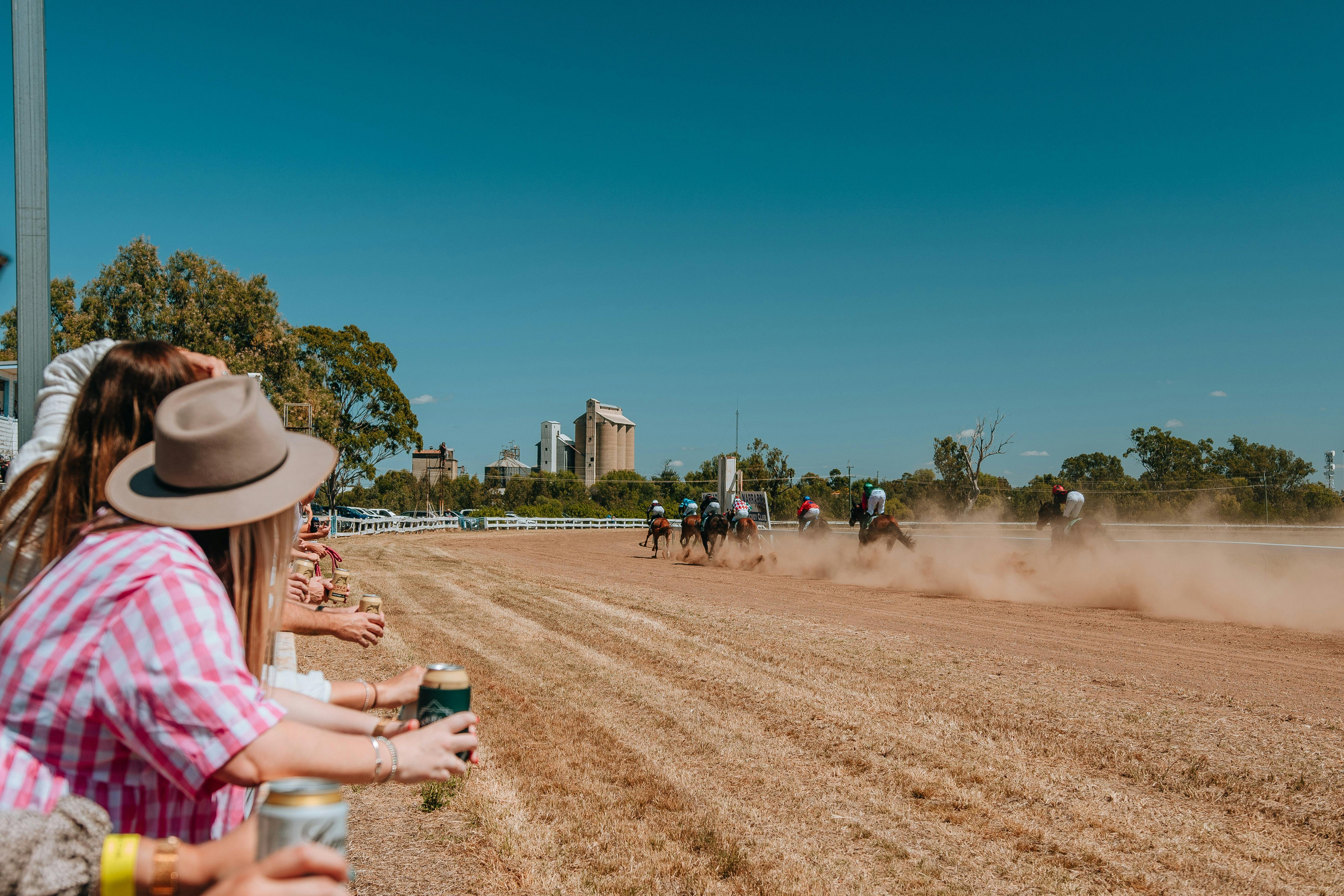 纳拉布里赛马会