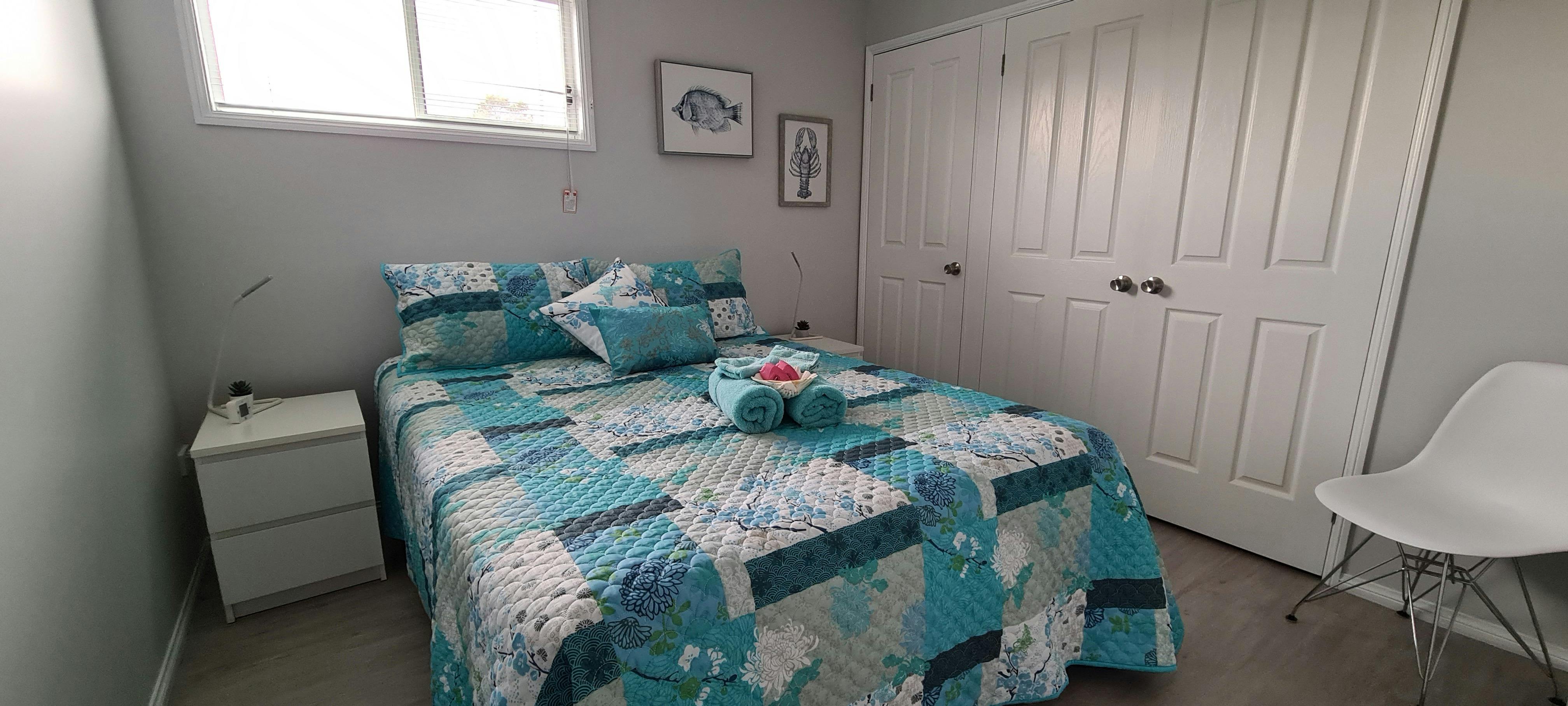 Second queen bedded room