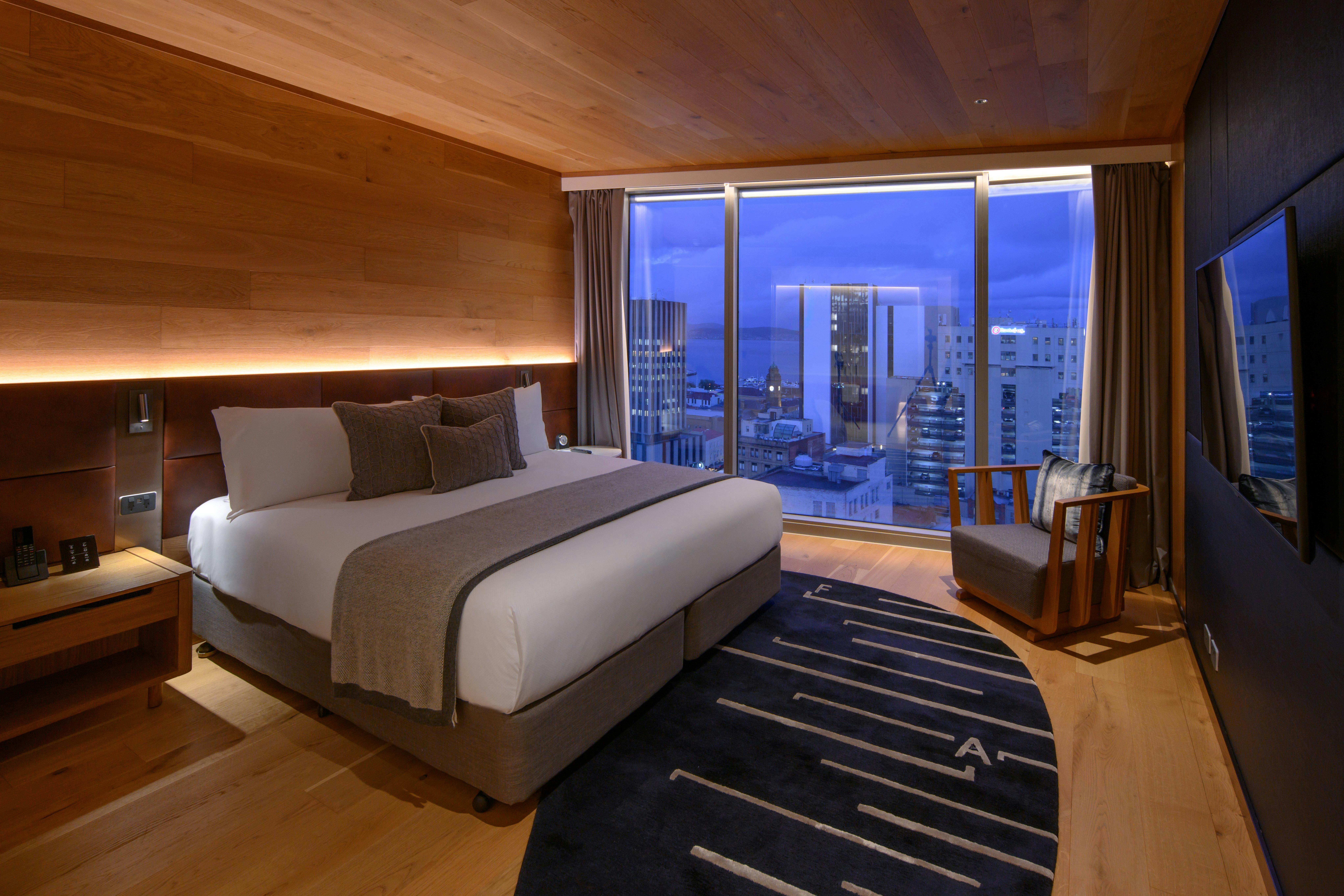 Derwent Suite Lounge Access Harbour View