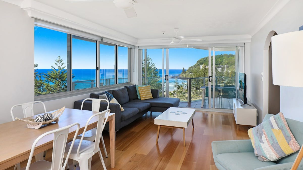 Pacific Regis Burleigh Lounge