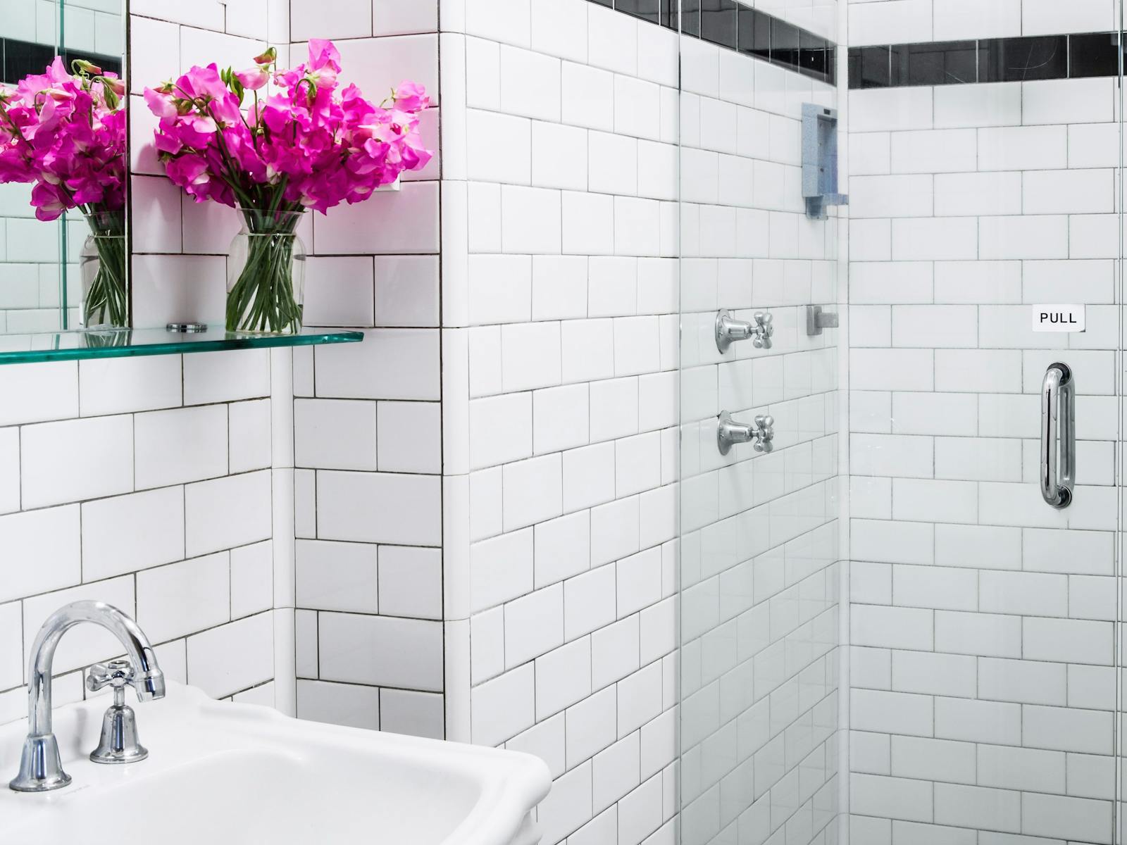 Darlo Bar - Darlinghurst, NSW - Shared Bathroom