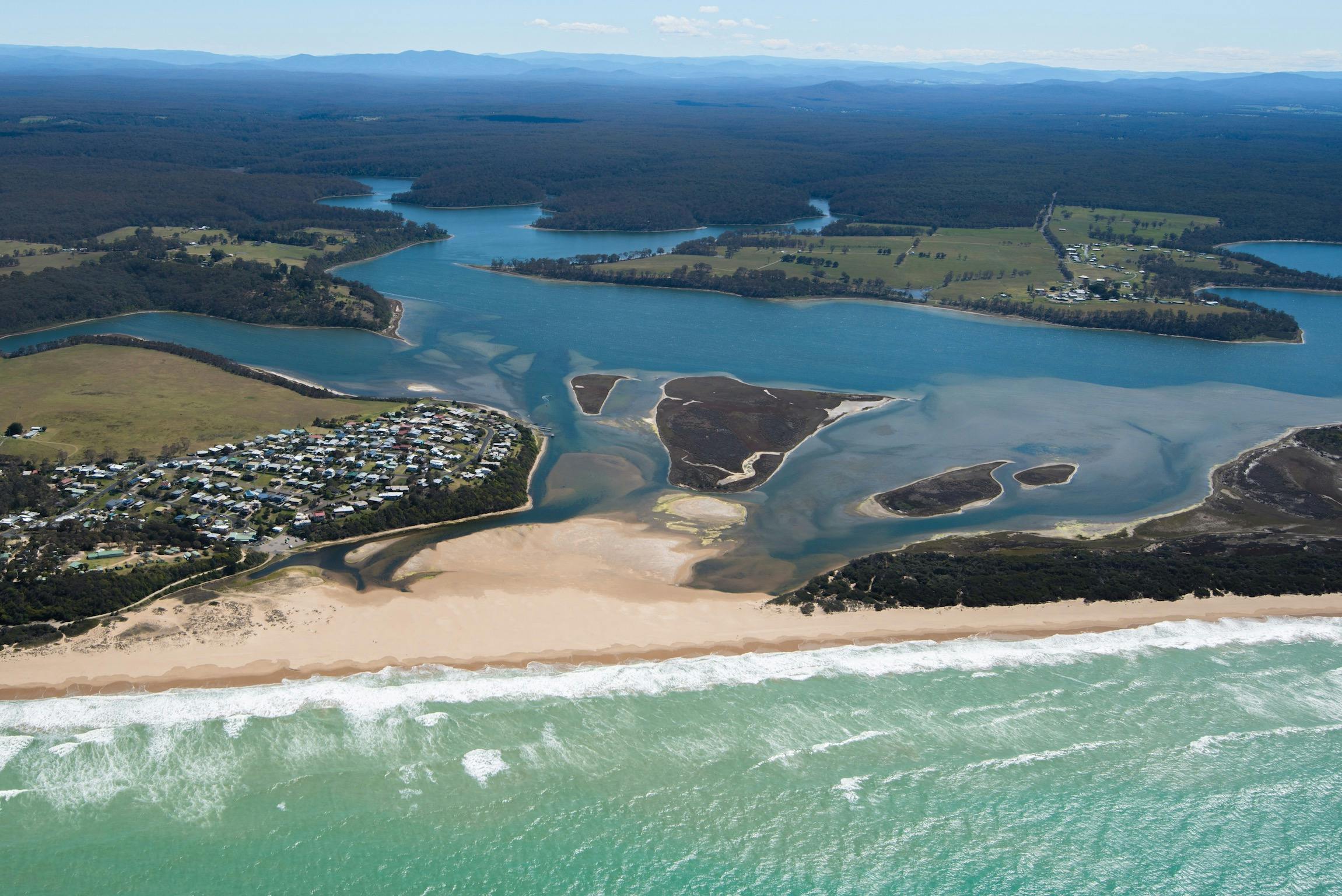 View of Lakes Tyers Beach and Lakes Tyers looking north