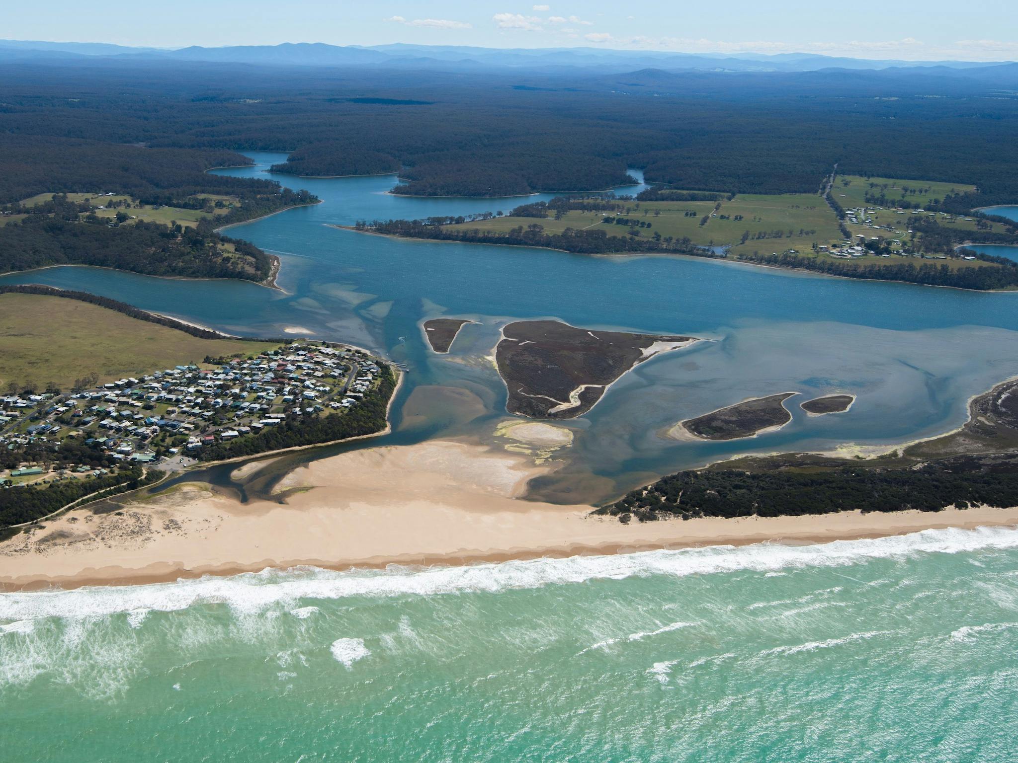 View of Lakes Tyers Beach and Lakes Tyers looking north