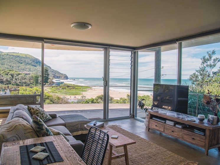 Lounge area with view to beach