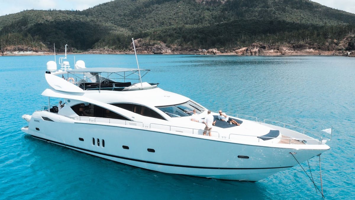 Luxury Yacht Charter Whitsundays - The Tour Specialists