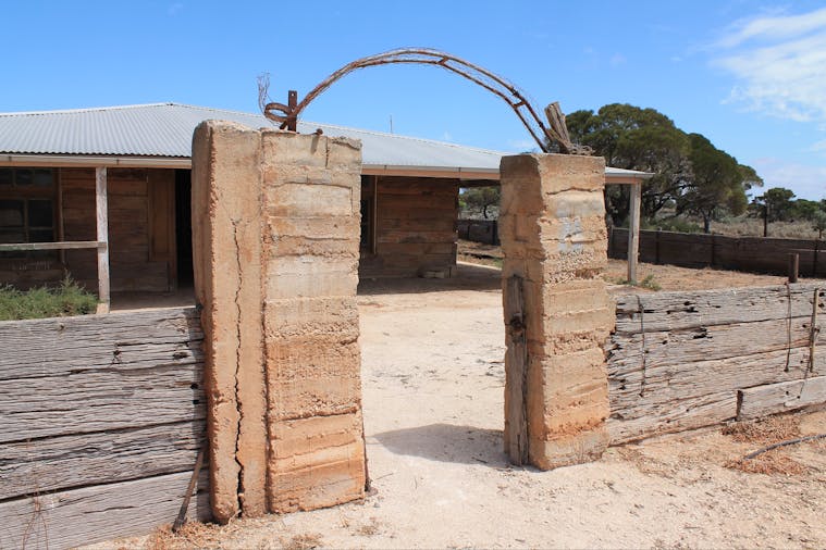 9 Day Nullarbor and Eyre Peninsula scheduled 4WD Tour