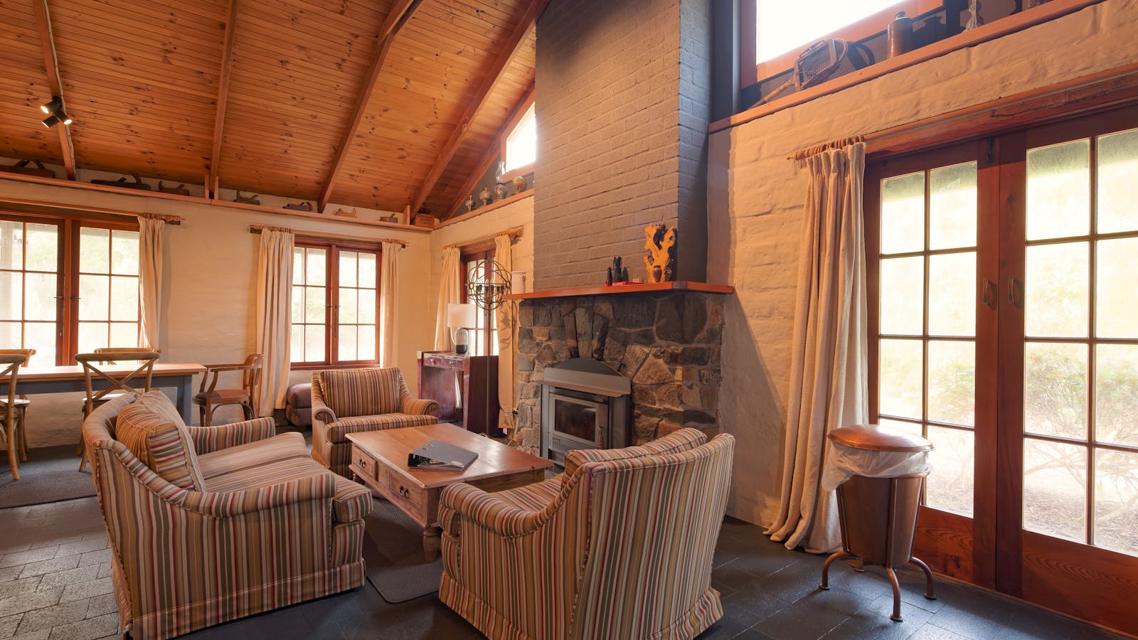 Cloudy Creek Cottage Interior