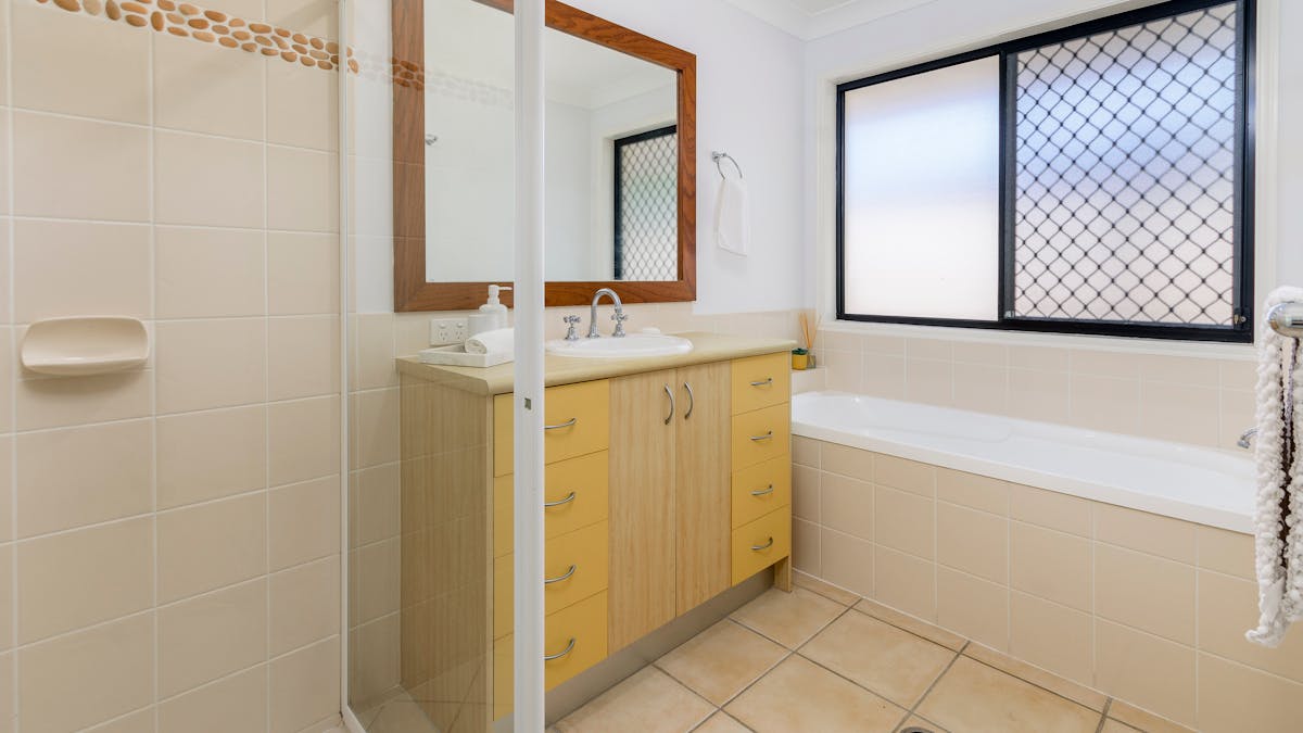 Main bathroom