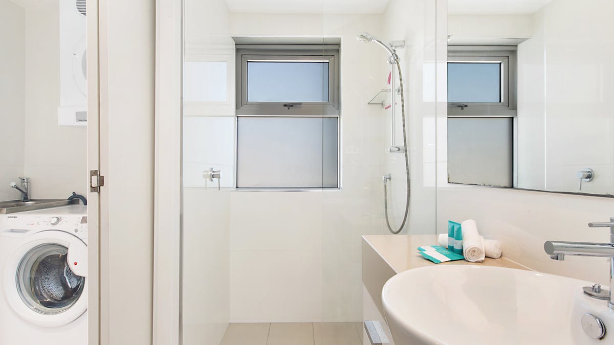 Main bathroom